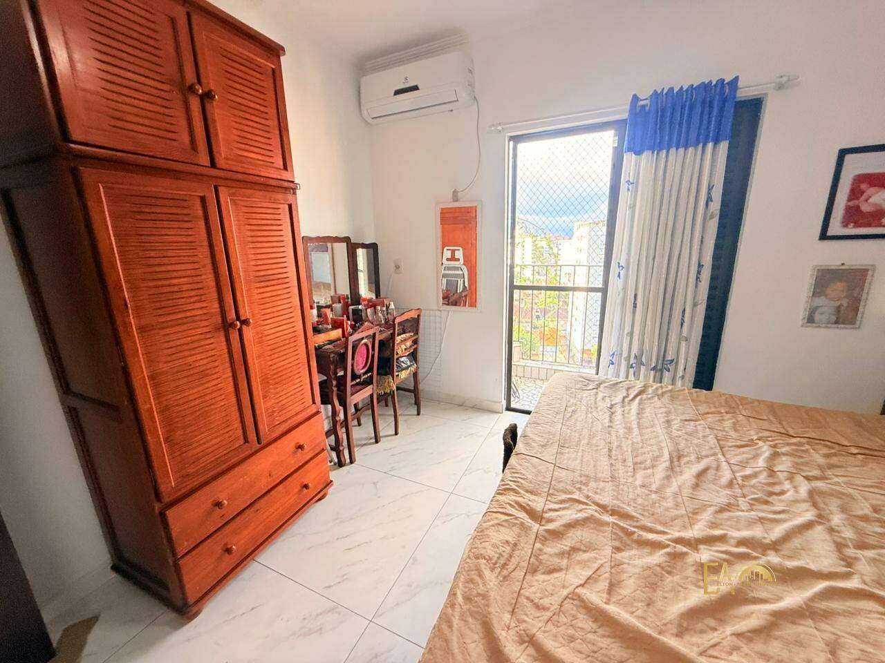 Apartamento à venda no Embaré: 