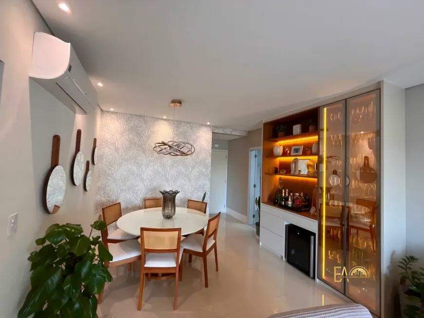 Apartamento à venda no Embaré: 