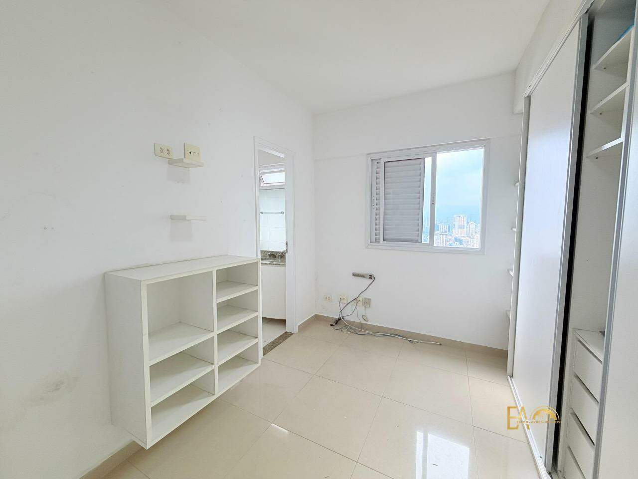Apartamento à venda em Boqueirão, Santos - SP: