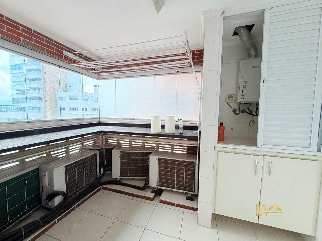 Apartamento à venda em Boqueirão, Santos - SP: