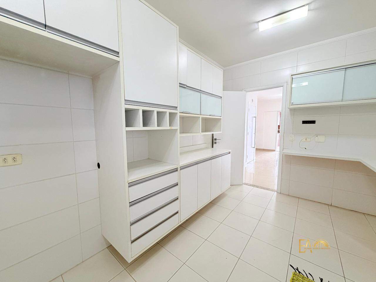 Apartamento à venda em Boqueirão, Santos - SP: