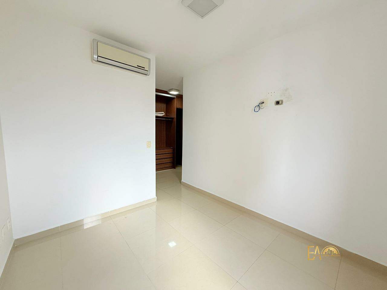 Apartamento à venda em Boqueirão, Santos - SP: