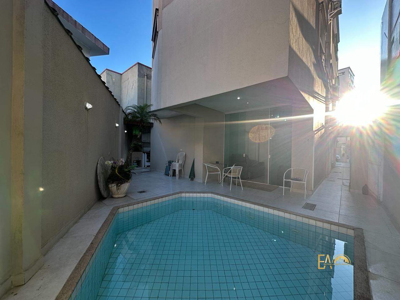  Casa à venda em Ponta da Praia, Santos - SP: 
