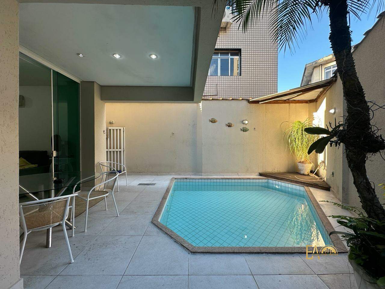  Casa à venda em Ponta da Praia, Santos - SP: 