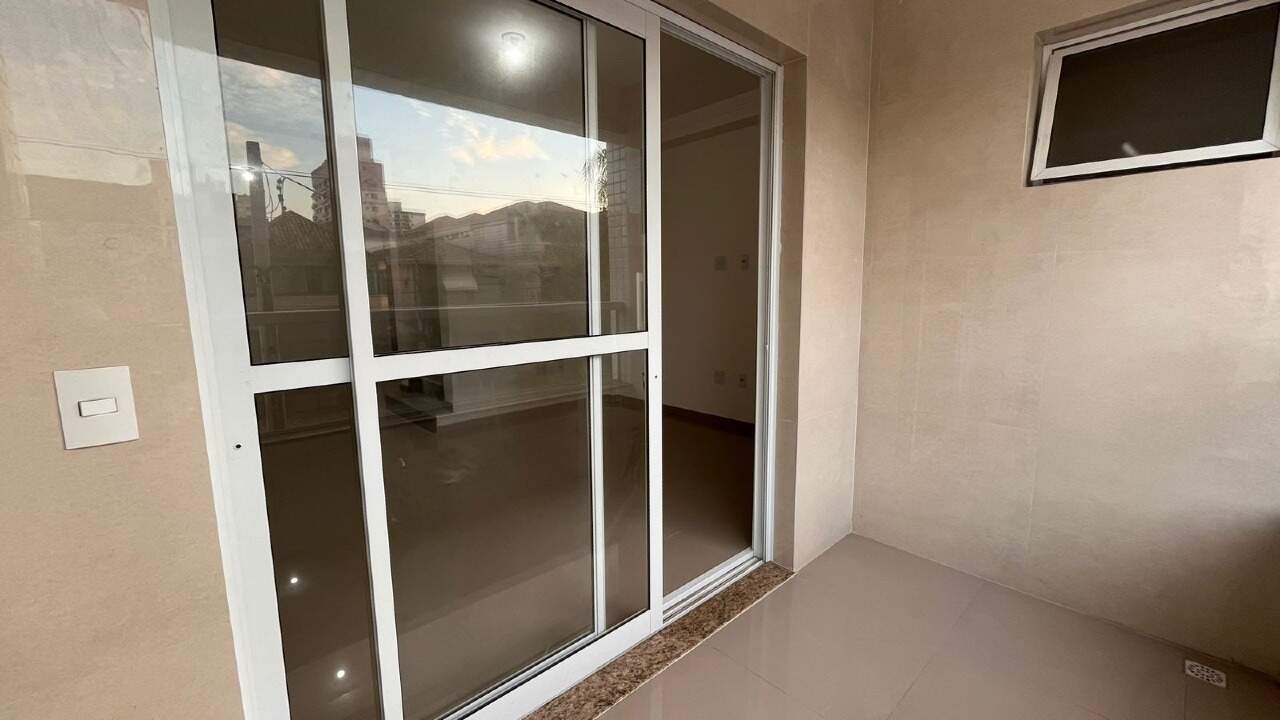  Casa à venda em Aparecida, Santos - SP: 
