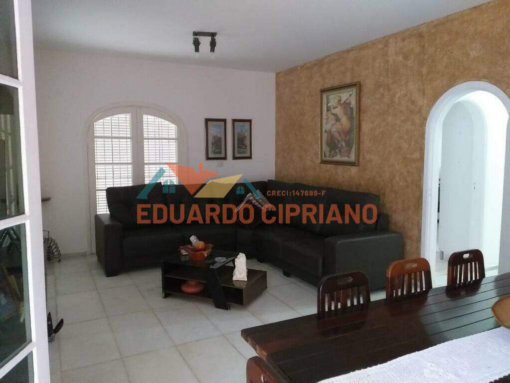 Casa à venda no Indaiá: 