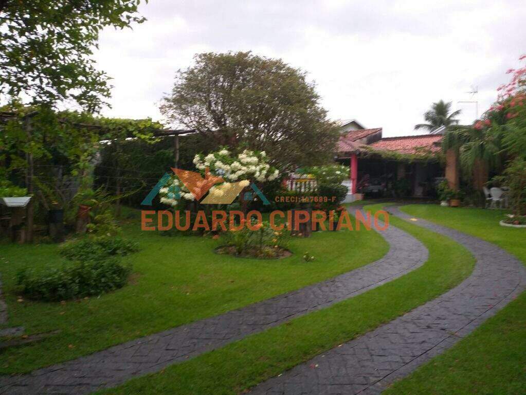 Casa à venda no Indaiá: 