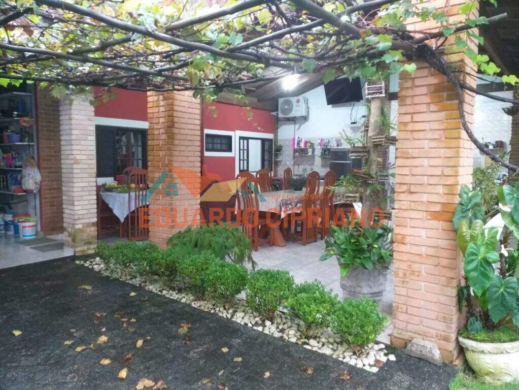 Casa à venda no Indaiá: 