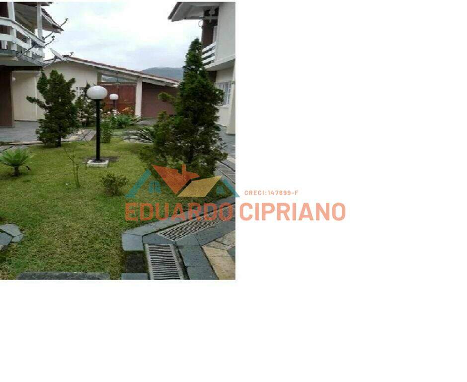 Casa à venda no Balneário Copacabana: 