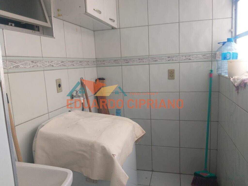 Apartamento à venda no Martim de Sá: 