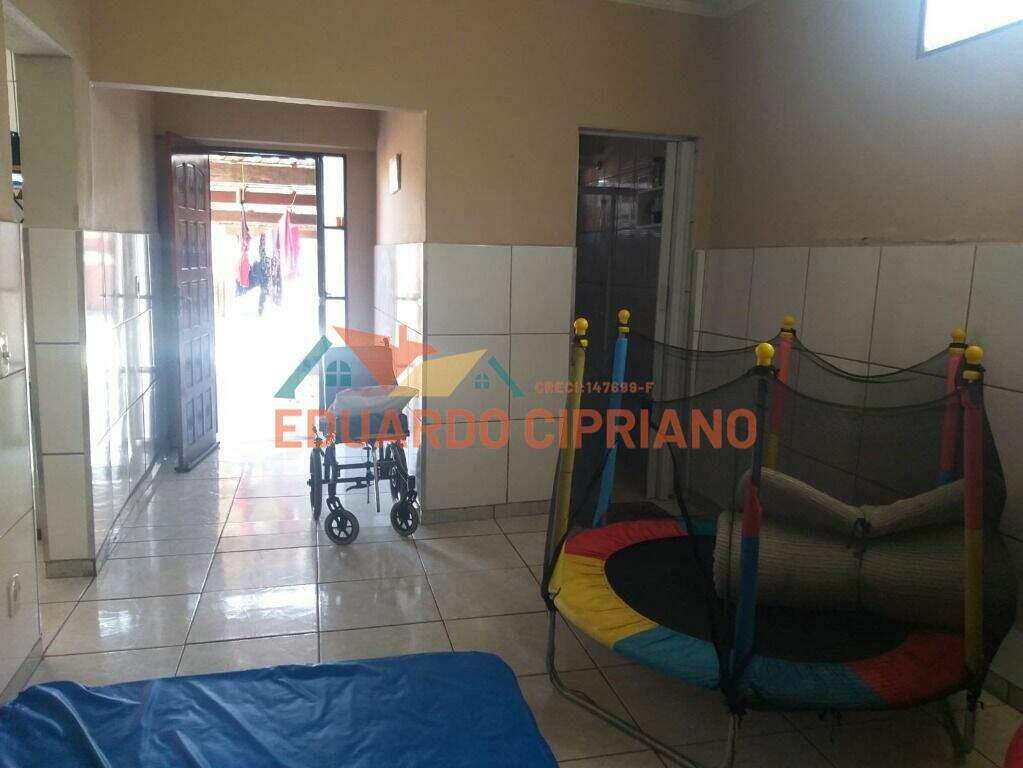 Casa à venda no Indaiá: 