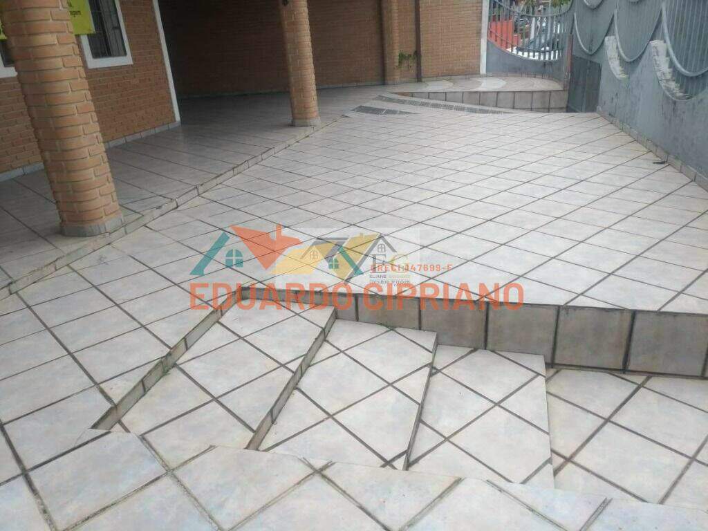 Casa à venda no Centro: 