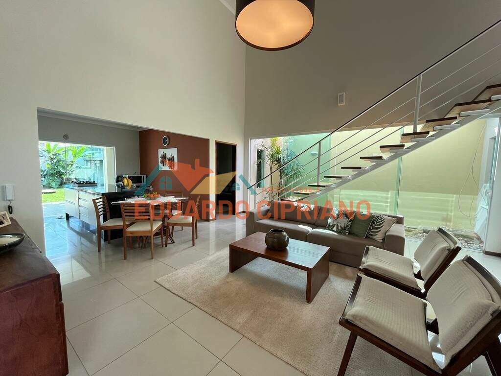 Sobrado à venda no Pontal de Santa Marina: 