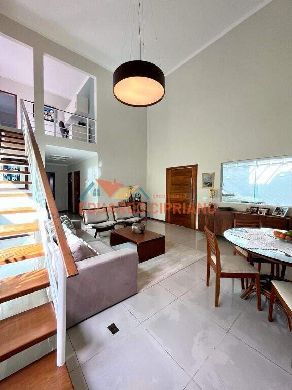 Sobrado à venda no Pontal de Santa Marina: 