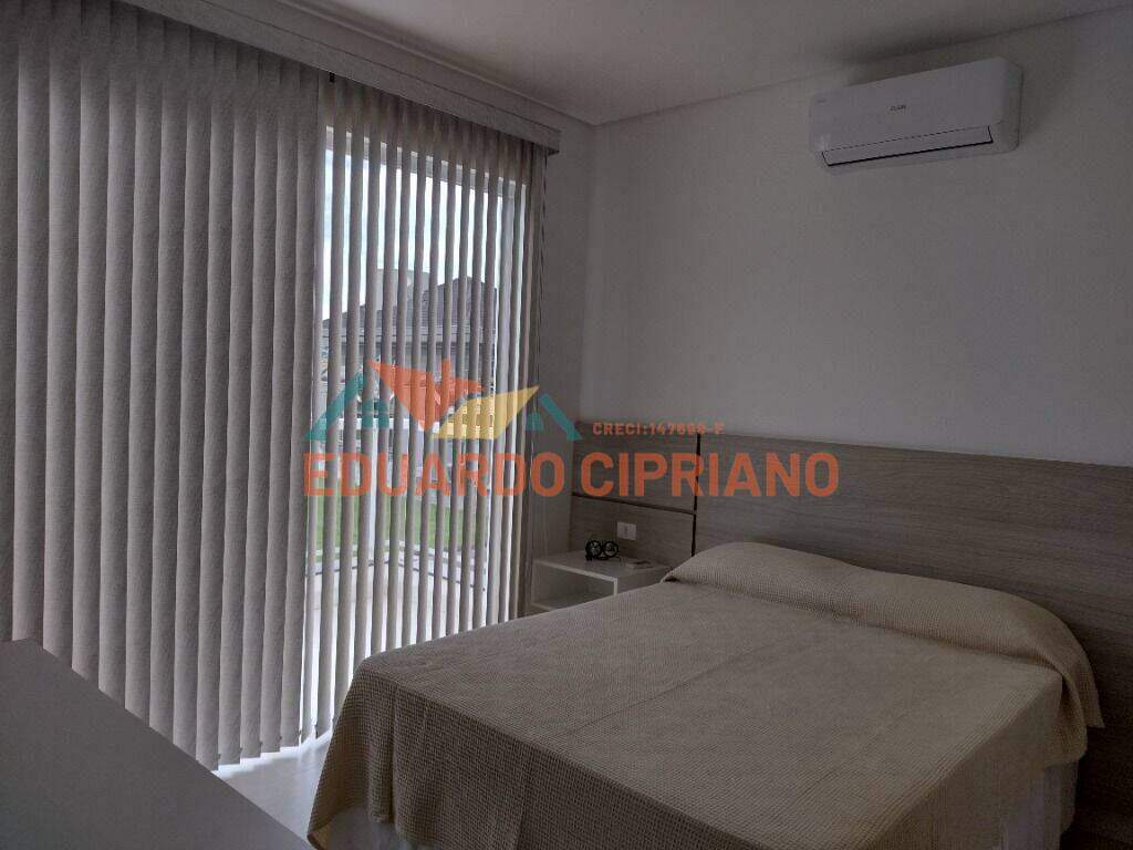 Sobrado à venda no Costa Nova: 