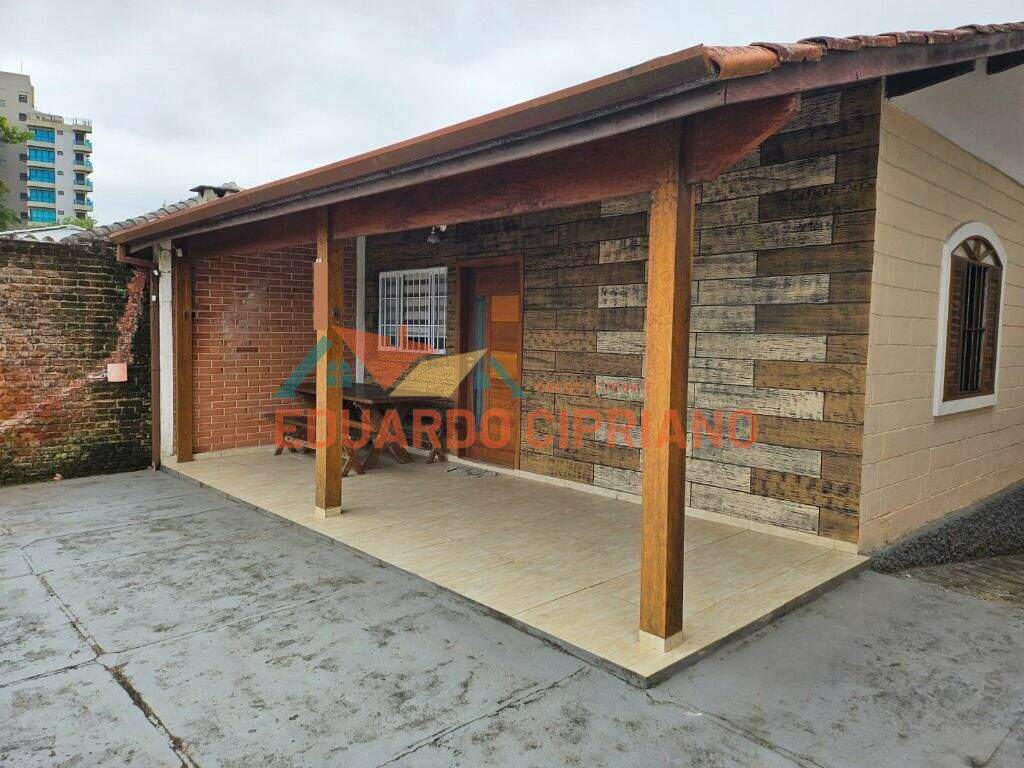 Casa à venda no Massaguaçu: 