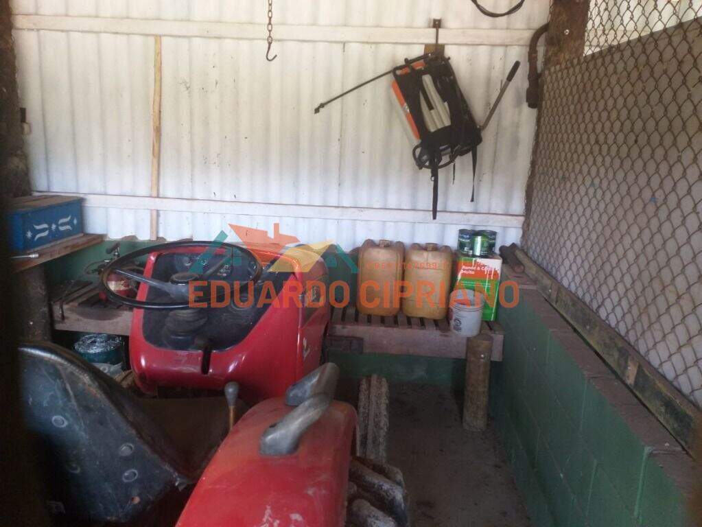 Sítio à venda no Capim da Angola: 