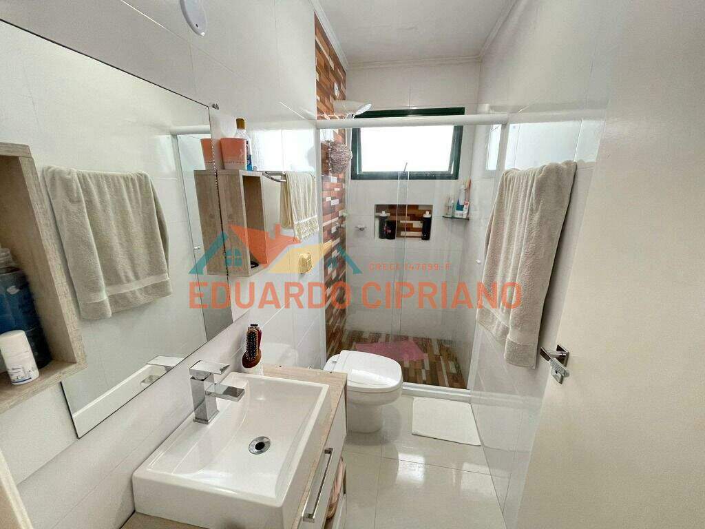 Apartamento à venda no Massaguaçu: 
