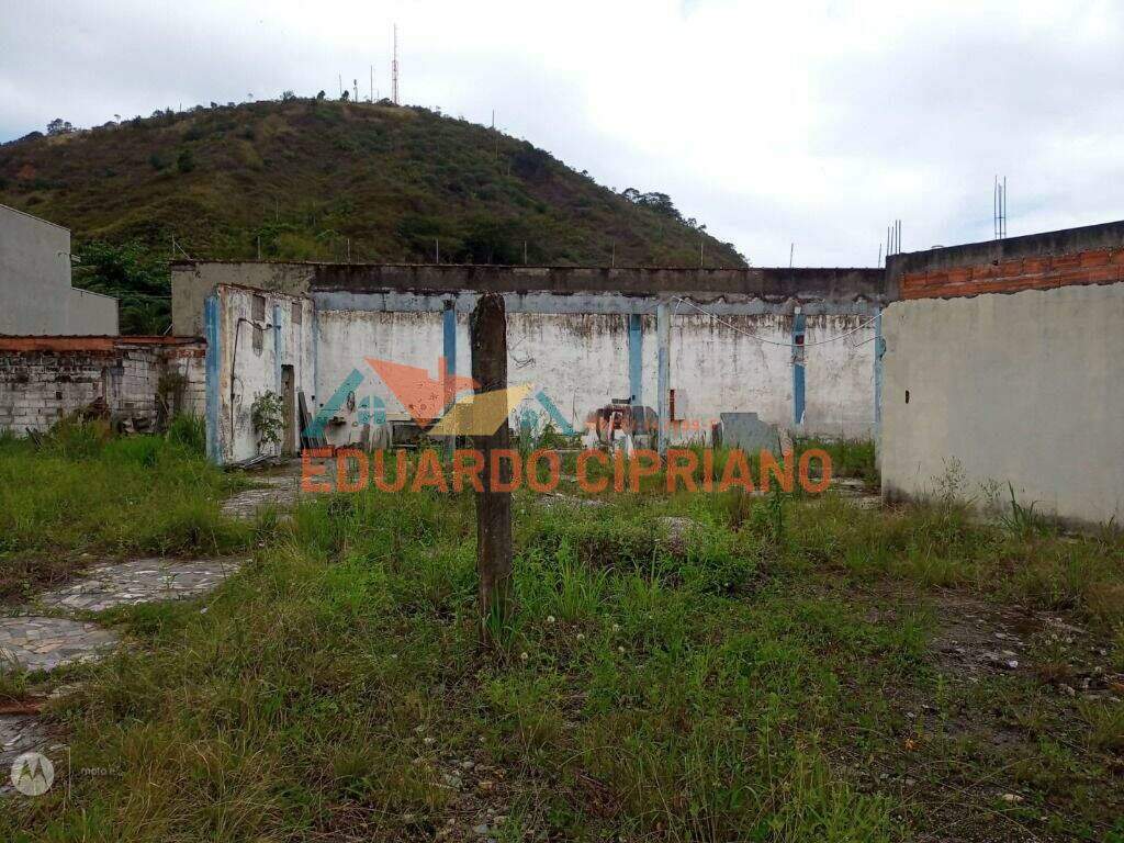 Terreno à venda no Martim de Sá: 