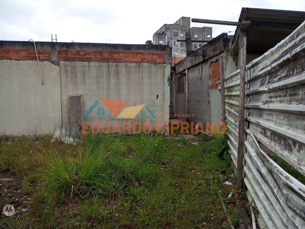 Terreno à venda no Martim de Sá: 