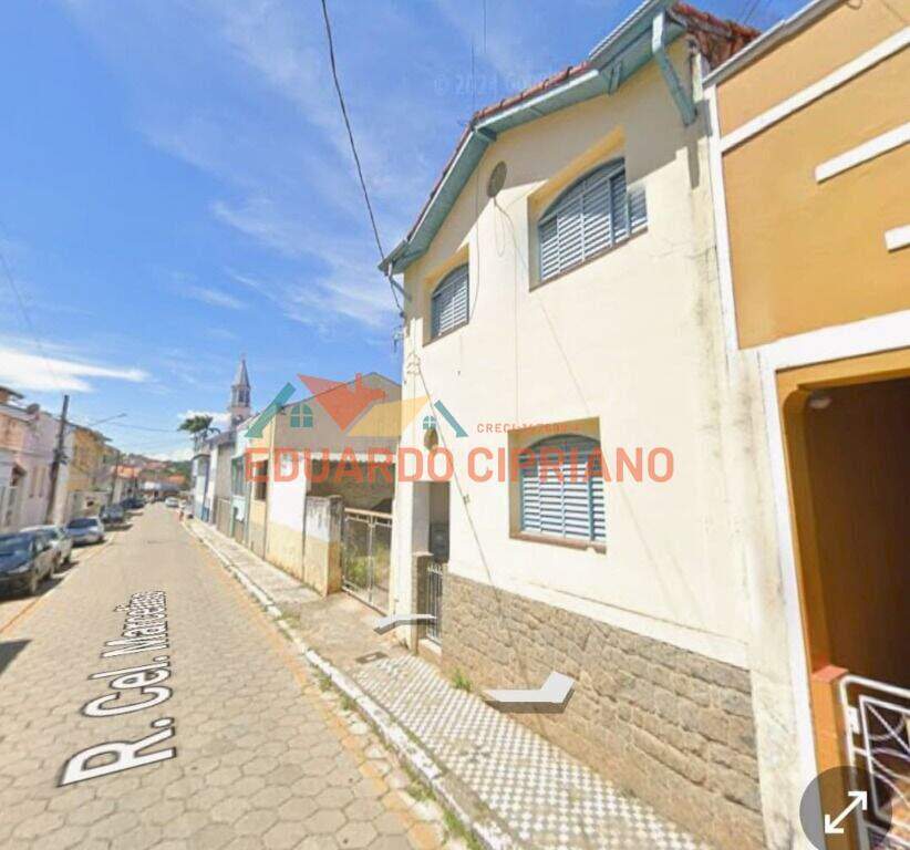 Casa à venda no Centro: 