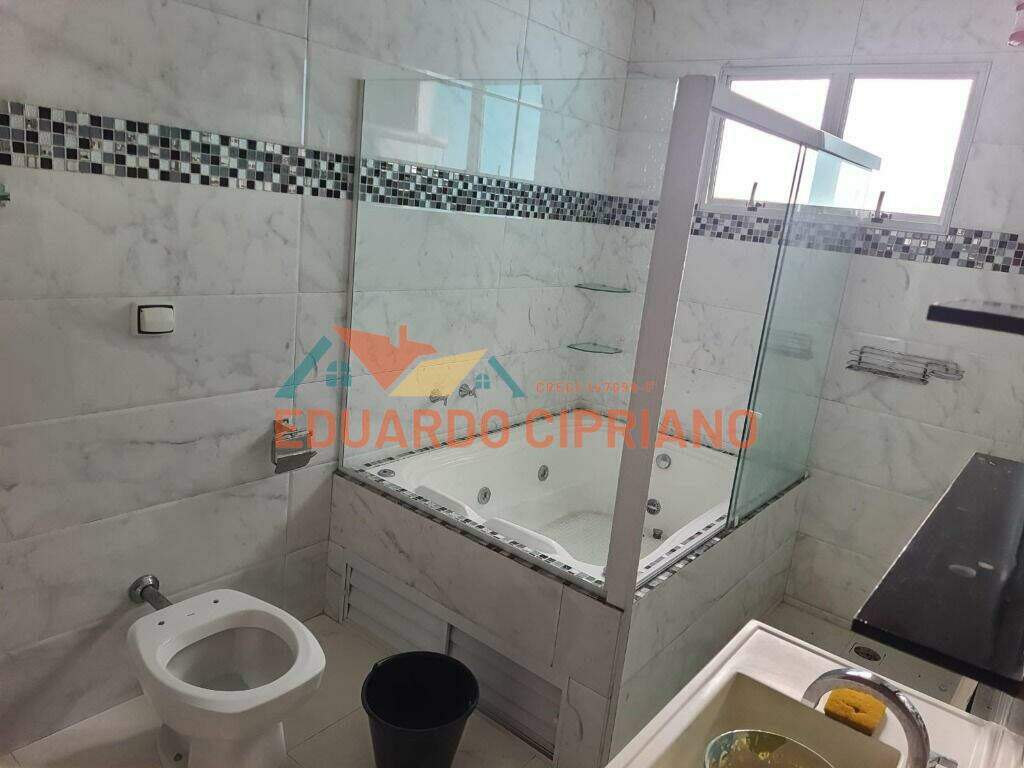 Sobrado à venda no Jardim Satélite: 