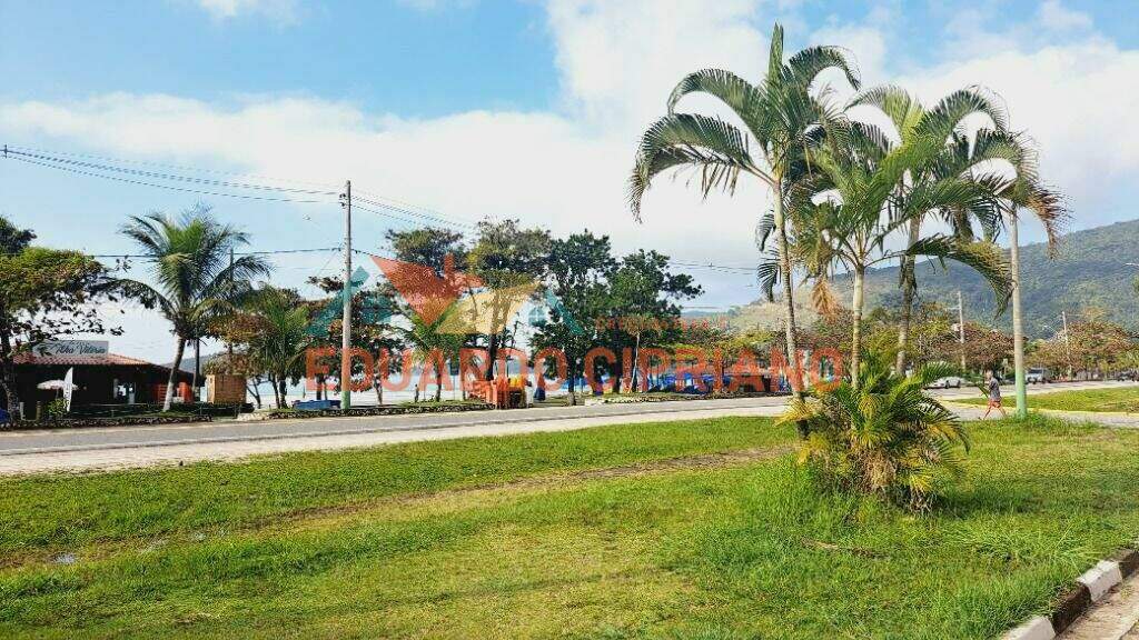 Prédio à venda no Maranduba: 