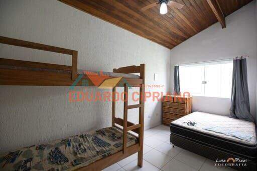 Prédio à venda no Maranduba: 