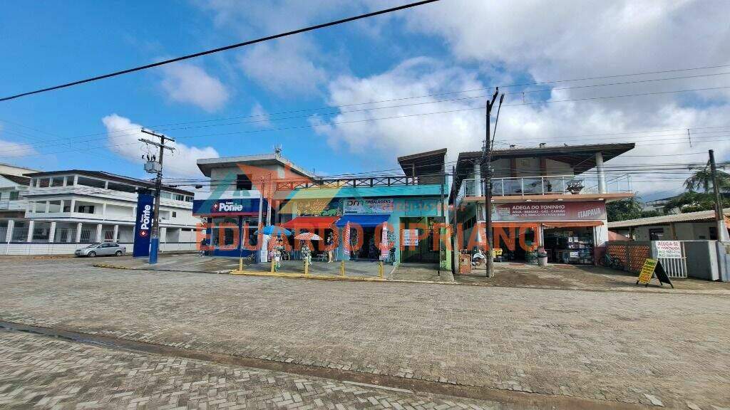 Prédio à venda no Maranduba: 