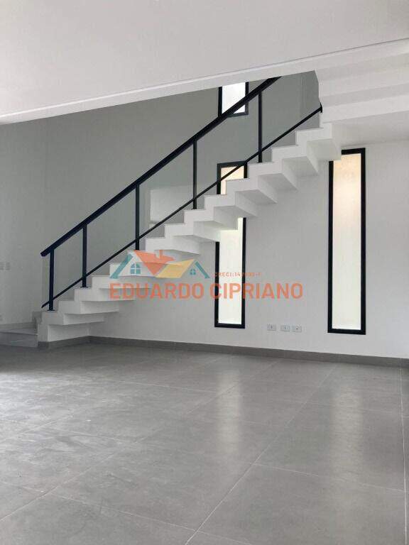 Sobrado à venda no Balneário Copacabana: 