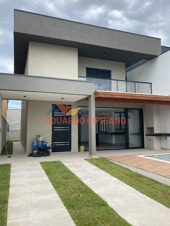 Sobrado à venda no Balneário Copacabana: 