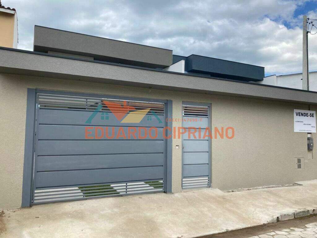 Sobrado à venda no Balneário Copacabana: 