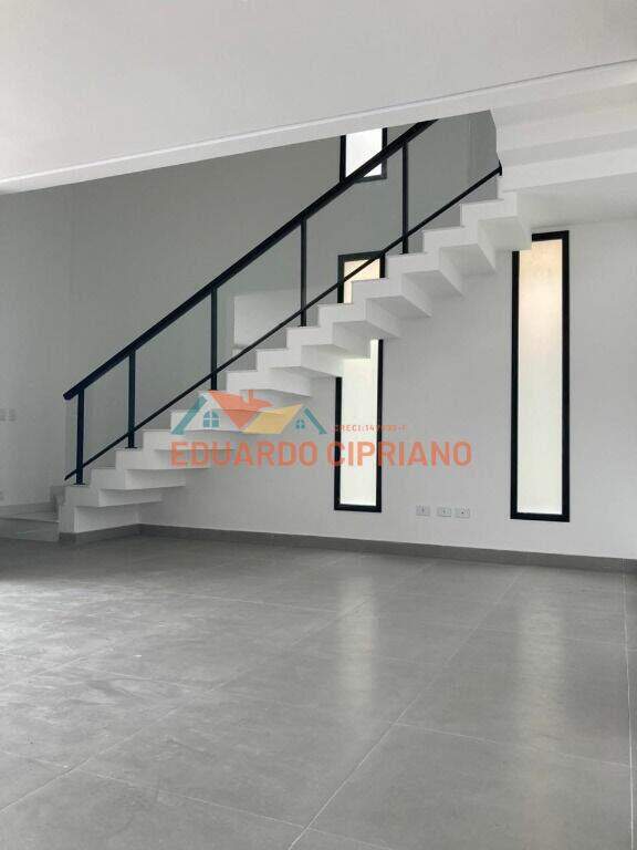 Sobrado à venda no Balneário Copacabana: 