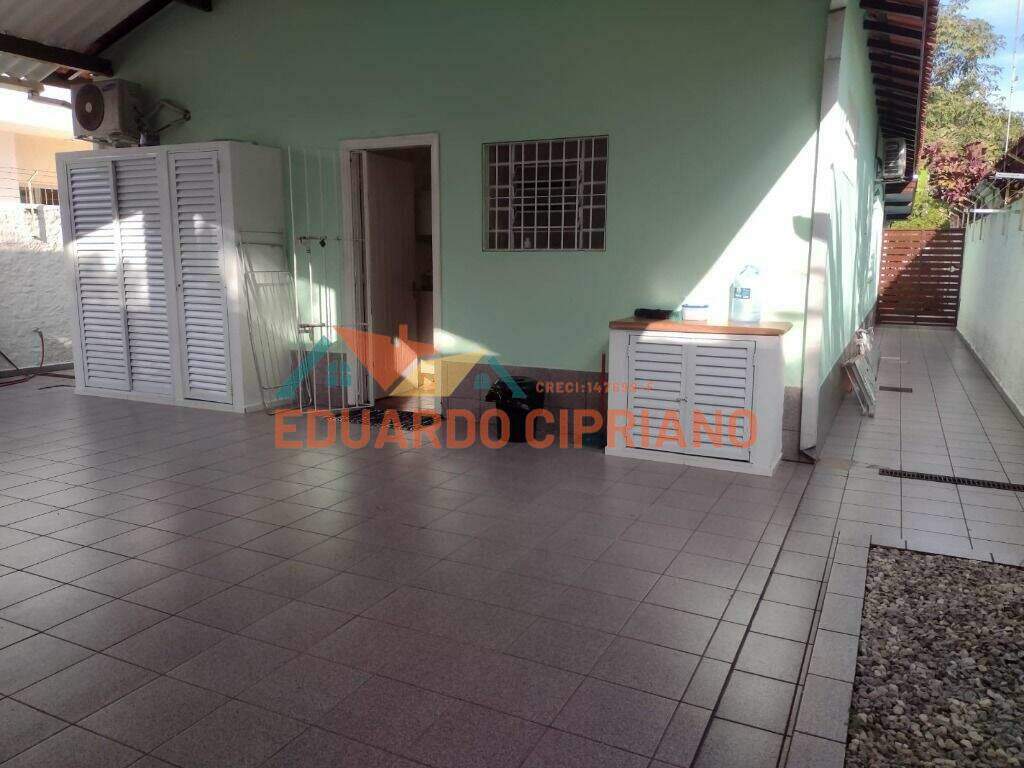 Casa à venda no Centro: 