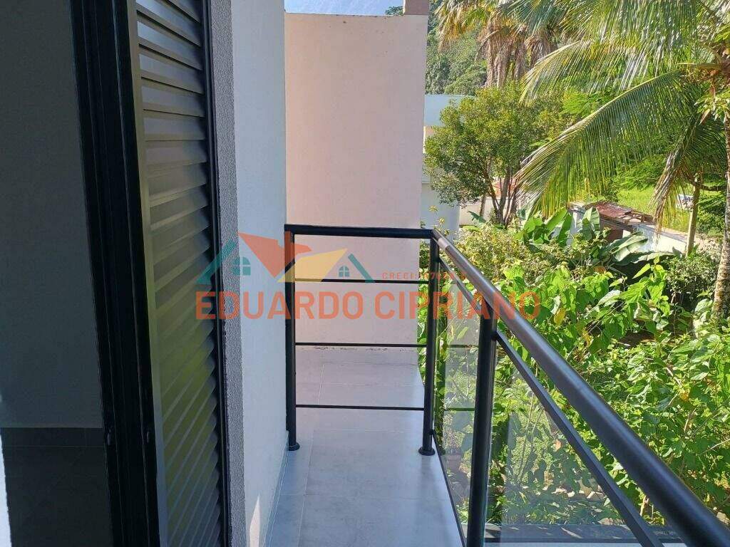 Sobrado à venda no Jardim Mariella: 