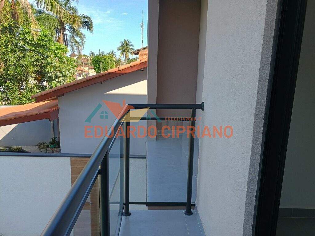 Sobrado à venda no Jardim Mariella: 