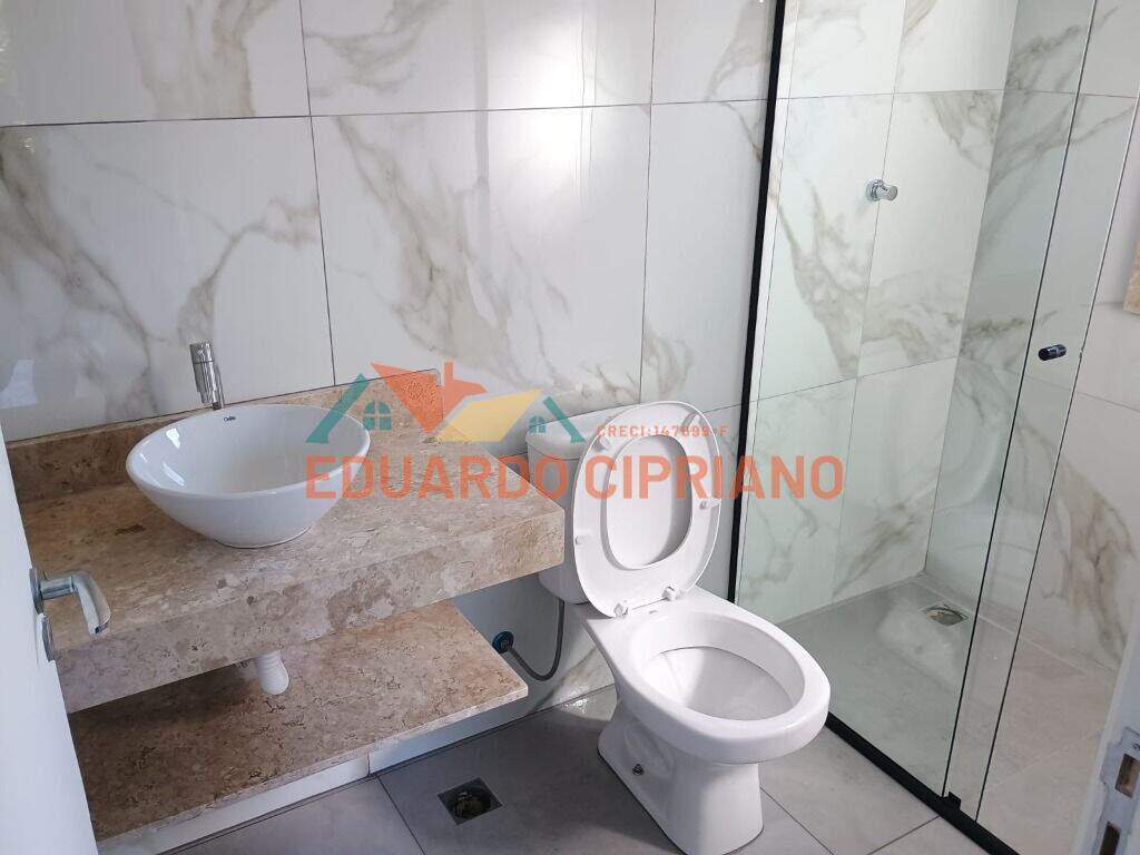 Sobrado à venda no Jardim Mariella: 