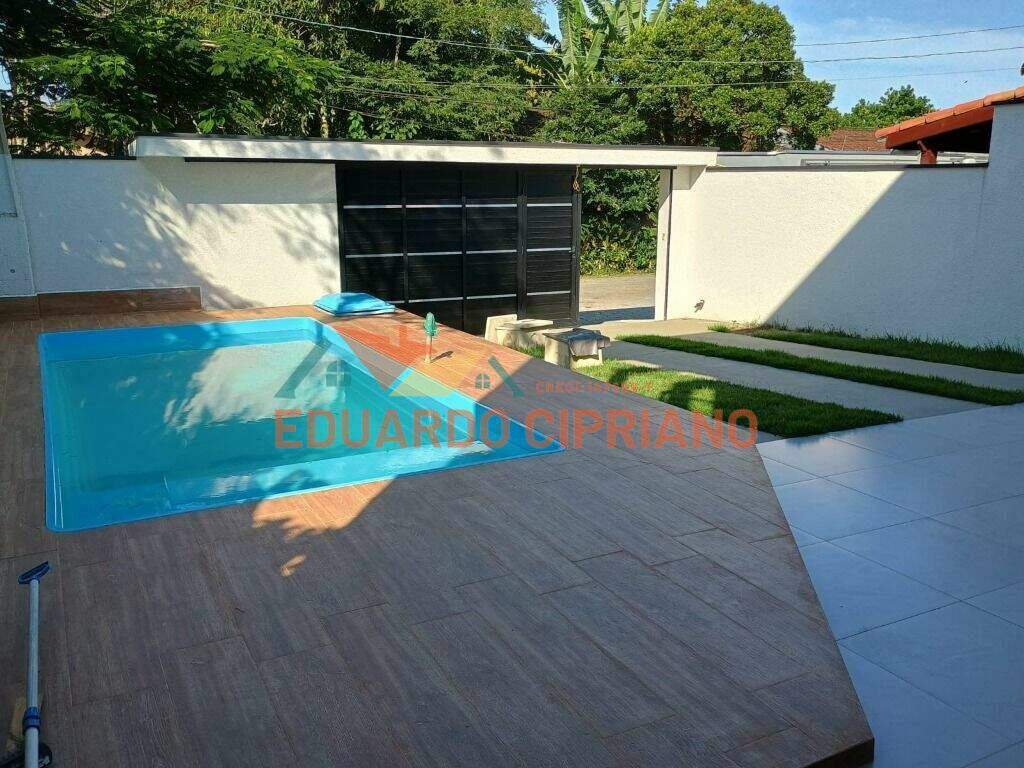 Sobrado à venda no Jardim Mariella: 