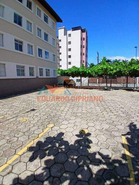 Apartamento à venda no Martim de Sá: 