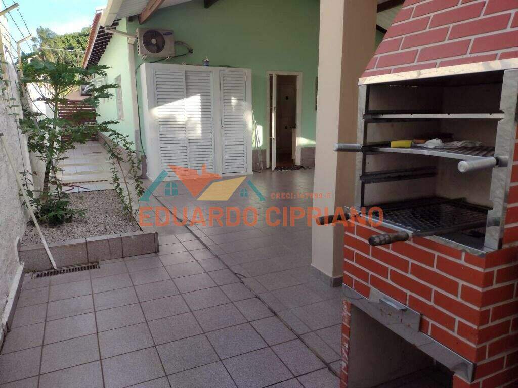 Casa para aluguel no Centro: 