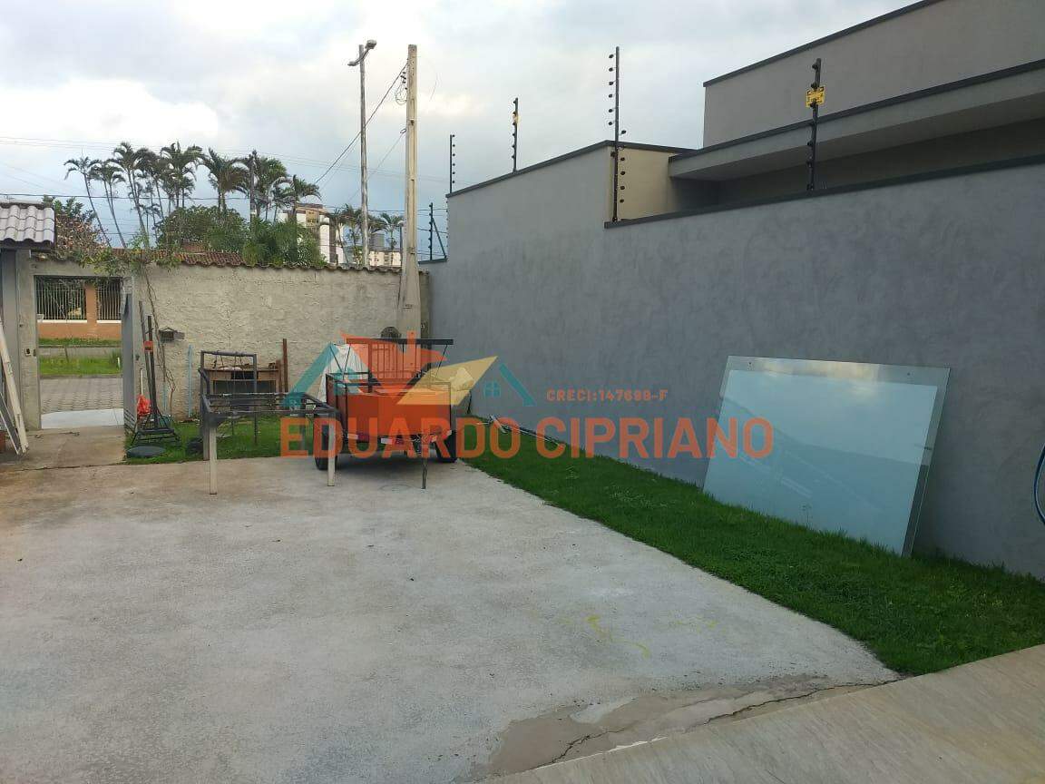 Casa para aluguel no Indaiá: 