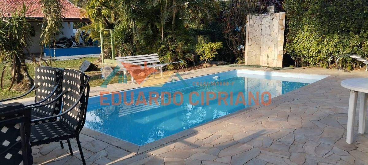 Casa à venda no Village Paineiras: 