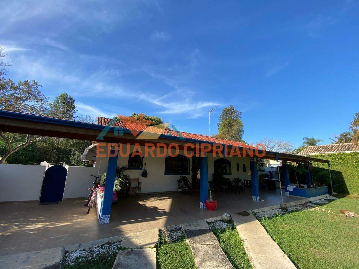 Casa à venda no Village Paineiras: 