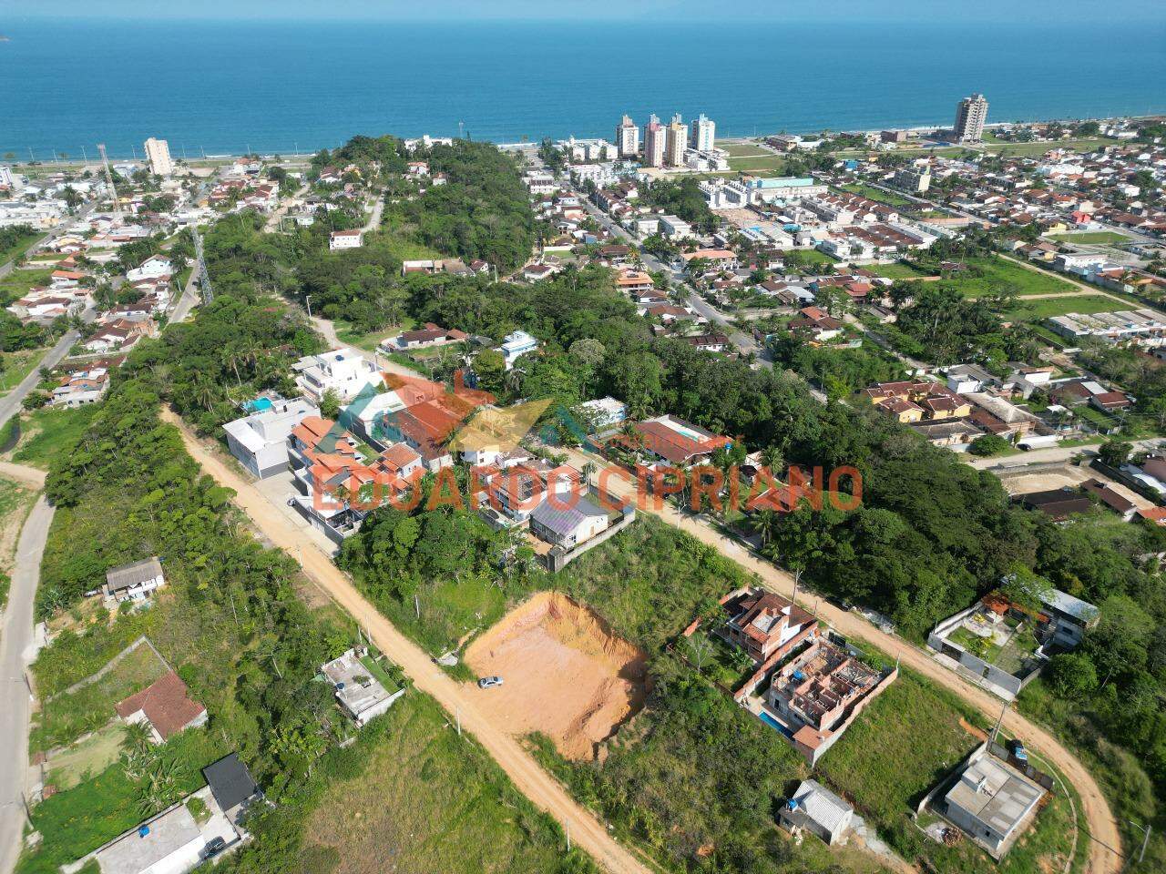 Terreno à venda no Bal Gardenmar : 