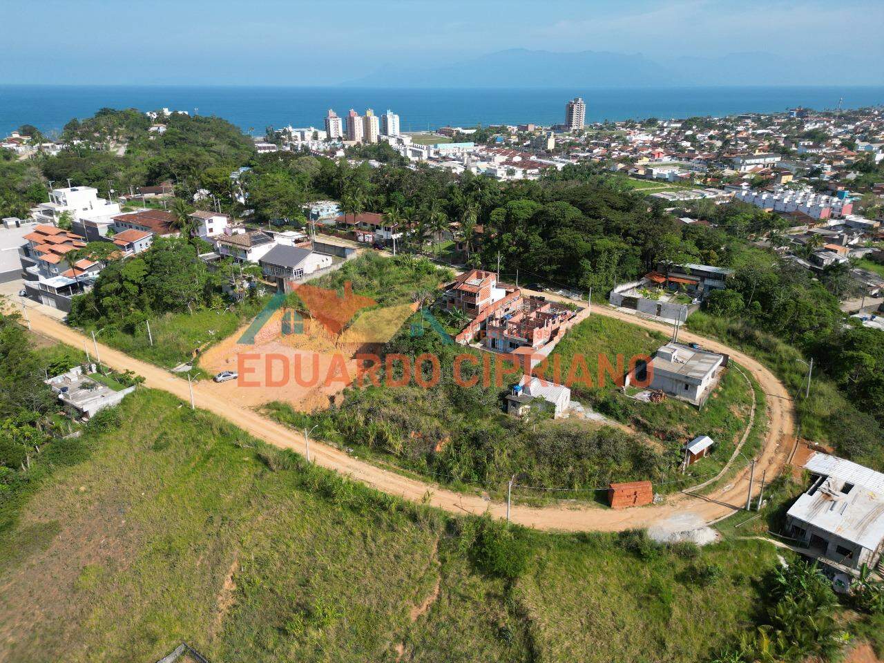 Terreno à venda no Bal Gardenmar : 