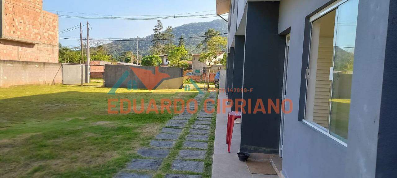 Casa Assobradada para aluguel no Capricórnio III: 