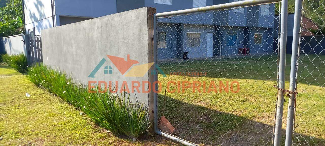 Casa Assobradada para aluguel no Capricórnio III: 