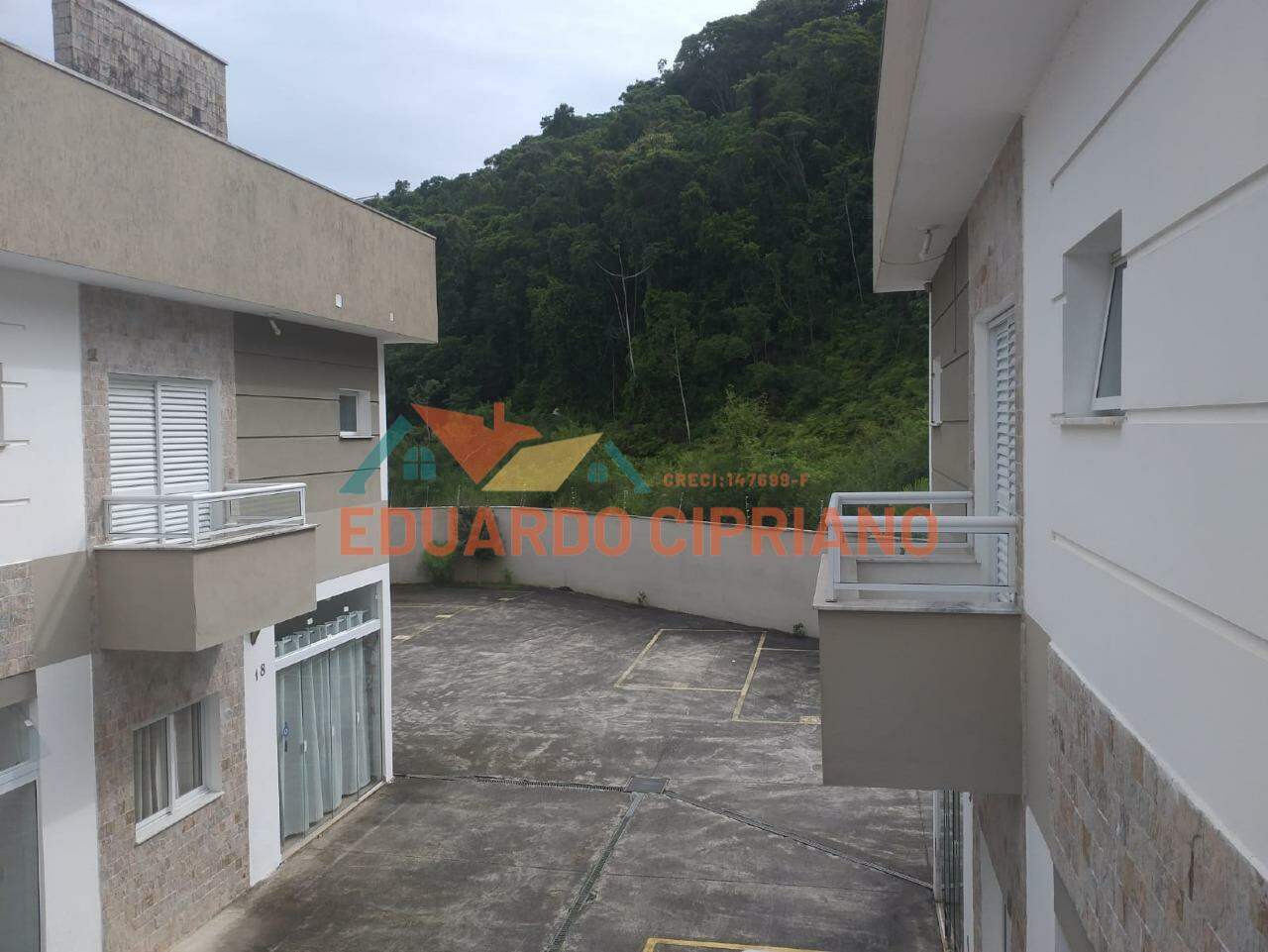 Casa em condomínio para aluguel no Massaguaçu: 