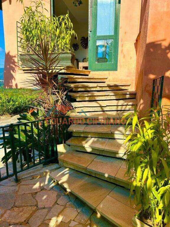 Casa para aluguel no Cocanha: 