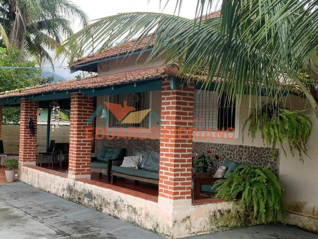 Casa à venda no Balneário Copacabana: 